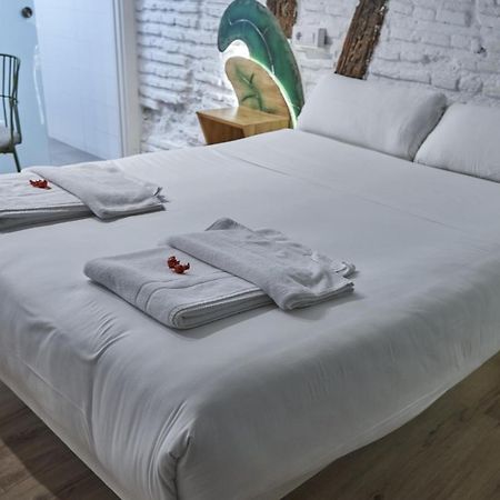 Pension Aliciazzz Bed And Breakfast Bilbao Bagian luar foto