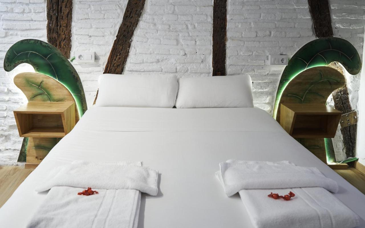 Pension Aliciazzz Bed And Breakfast Bilbao Bagian luar foto