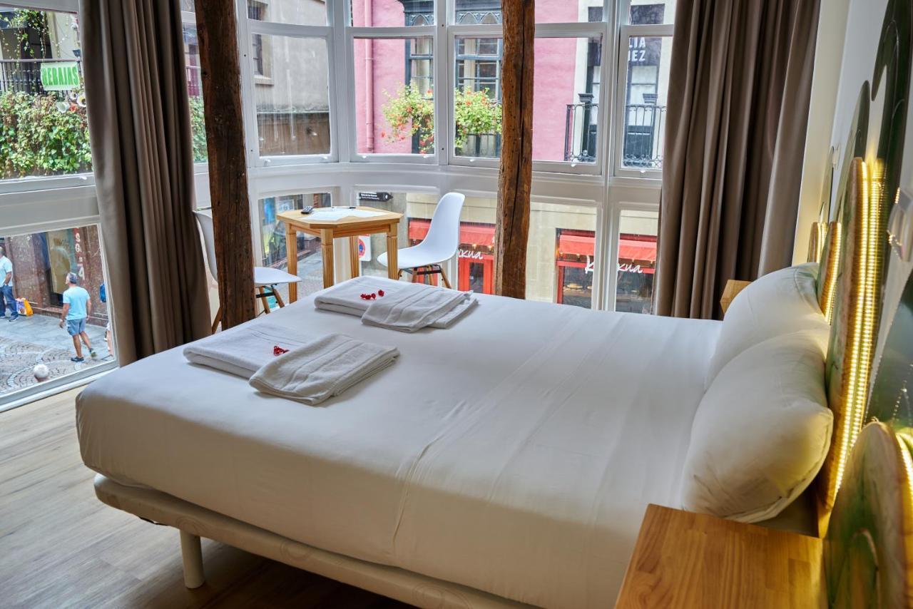 Pension Aliciazzz Bed And Breakfast Bilbao Bagian luar foto