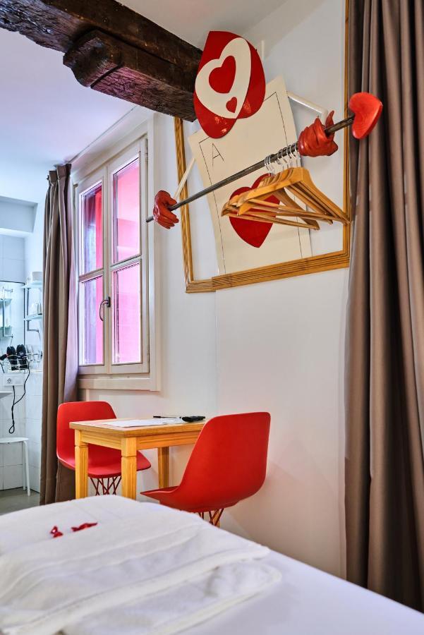 Pension Aliciazzz Bed And Breakfast Bilbao Bagian luar foto