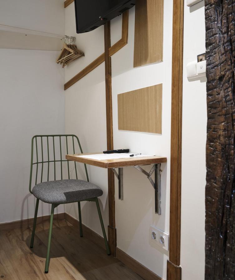 Pension Aliciazzz Bed And Breakfast Bilbao Bagian luar foto