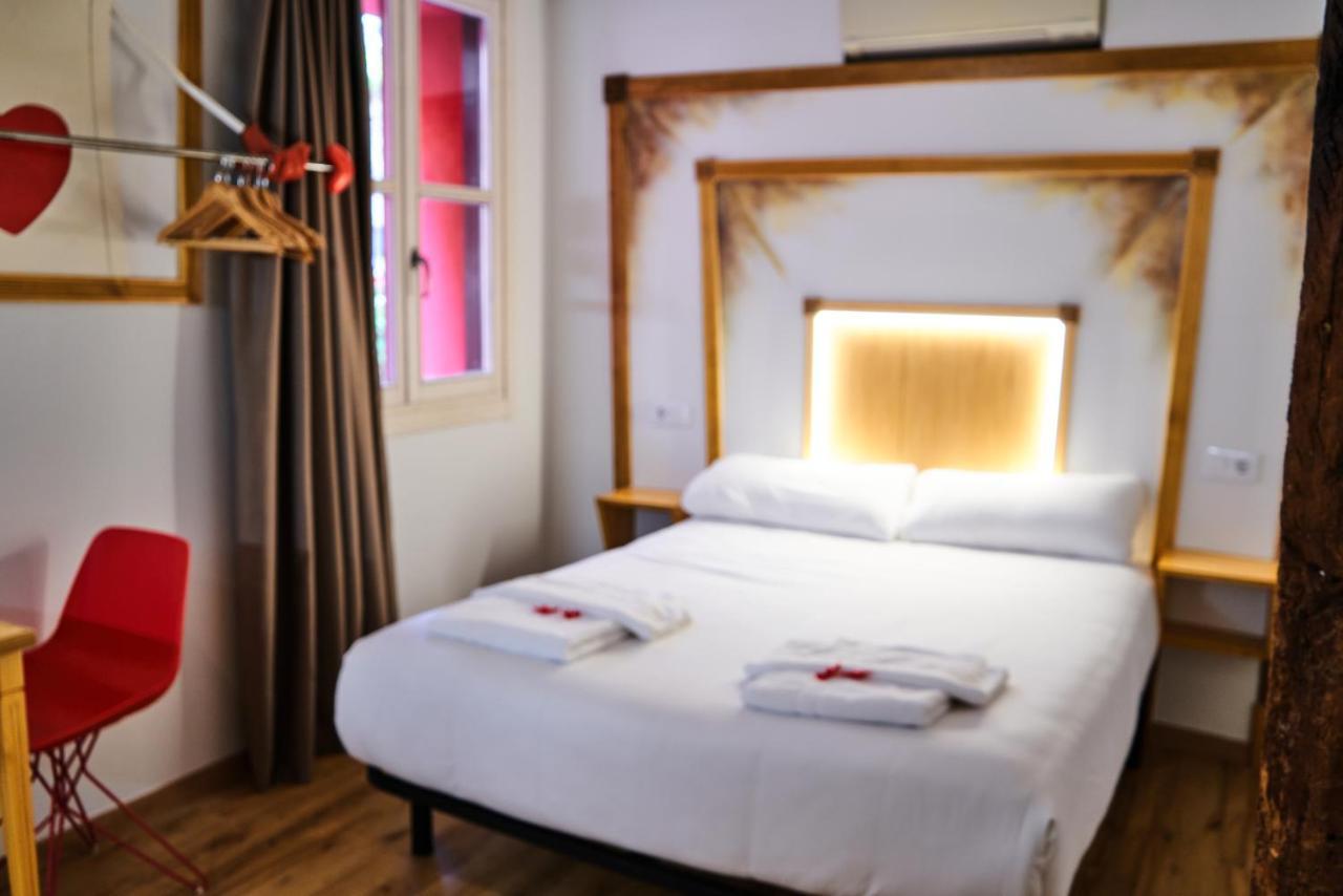 Pension Aliciazzz Bed And Breakfast Bilbao Bagian luar foto