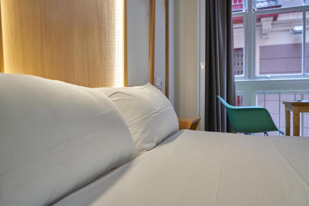 Pension Aliciazzz Bed And Breakfast Bilbao Bagian luar foto
