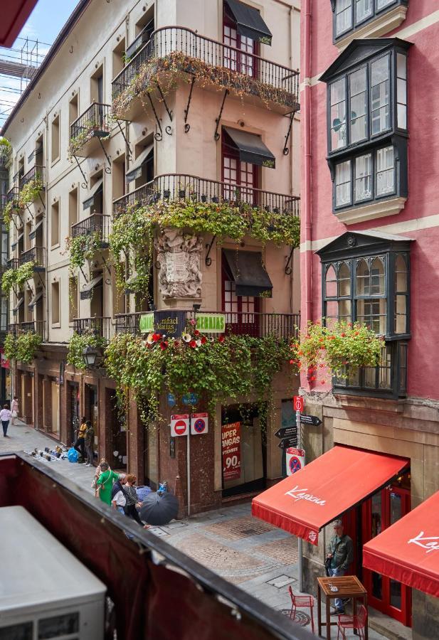 Pension Aliciazzz Bed And Breakfast Bilbao Bagian luar foto