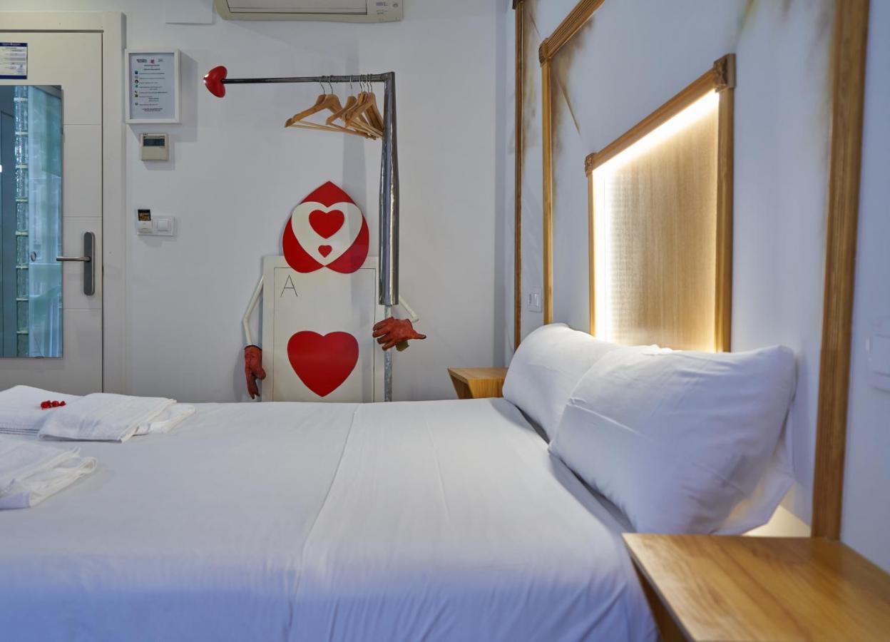 Pension Aliciazzz Bed And Breakfast Bilbao Bagian luar foto