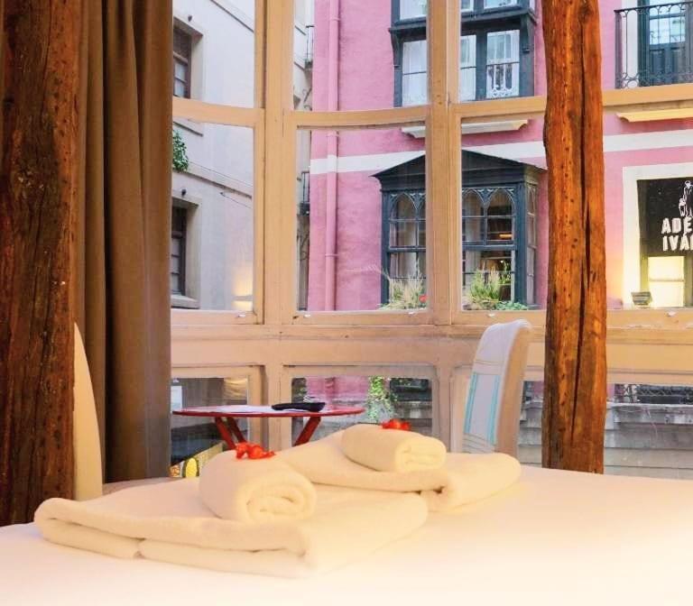 Pension Aliciazzz Bed And Breakfast Bilbao Bagian luar foto