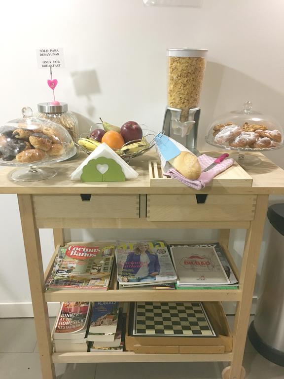 Pension Aliciazzz Bed And Breakfast Bilbao Bagian luar foto