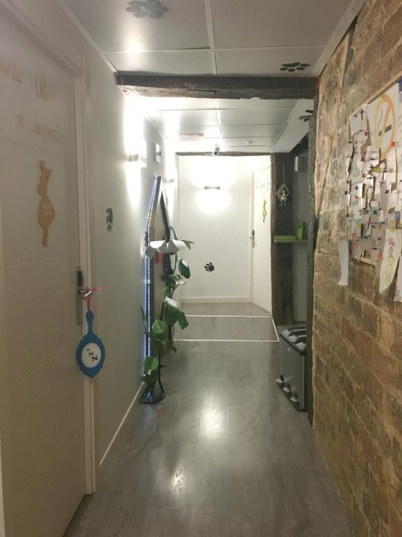 Pension Aliciazzz Bed And Breakfast Bilbao Bagian luar foto