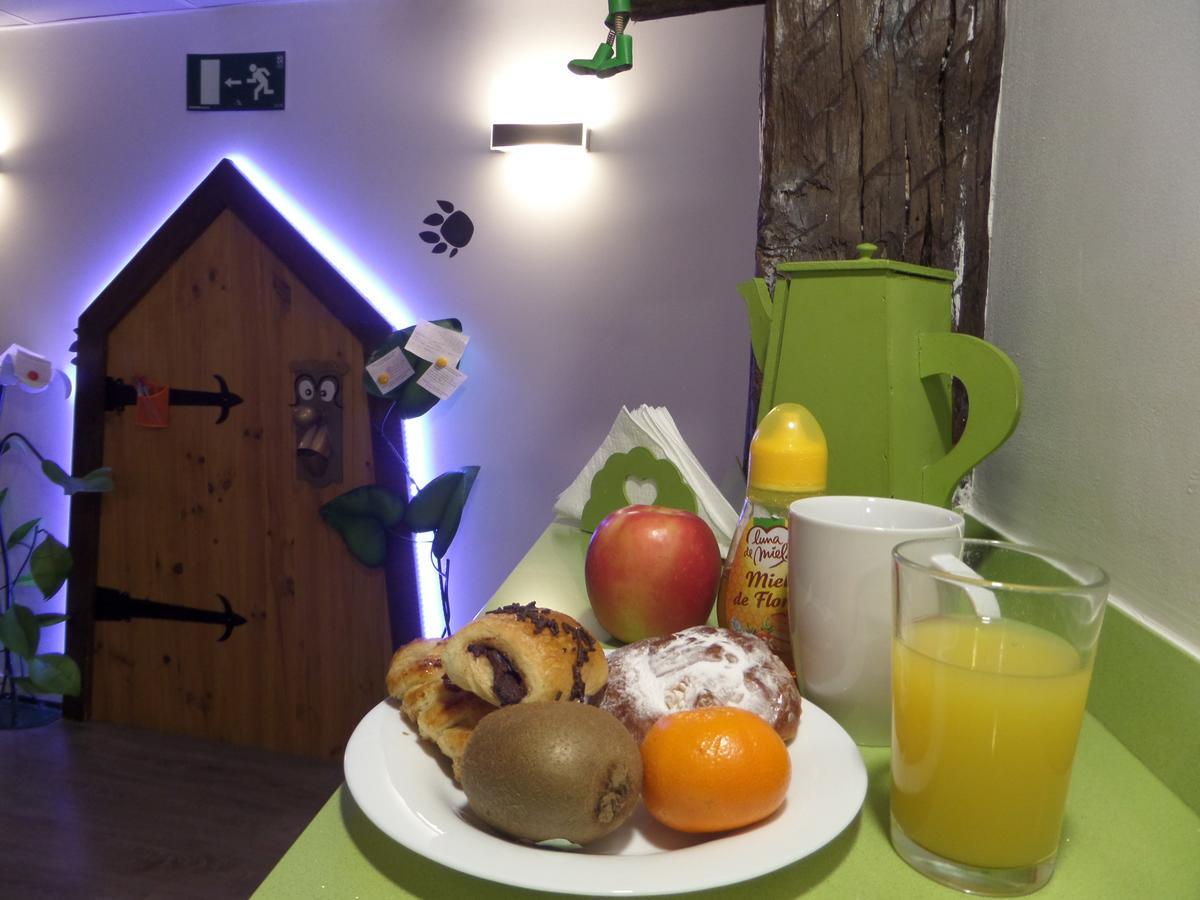 Pension Aliciazzz Bed And Breakfast Bilbao Bagian luar foto