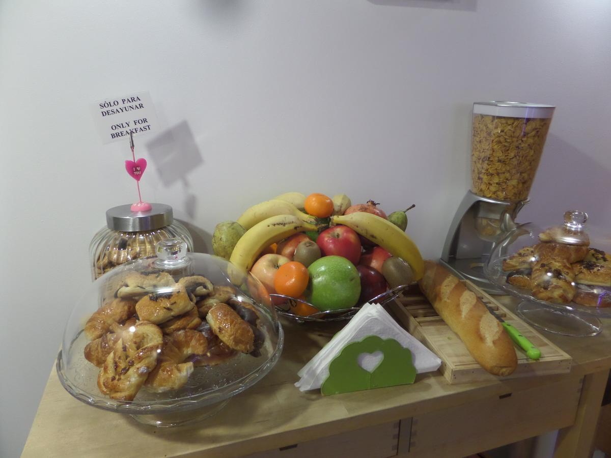Pension Aliciazzz Bed And Breakfast Bilbao Bagian luar foto