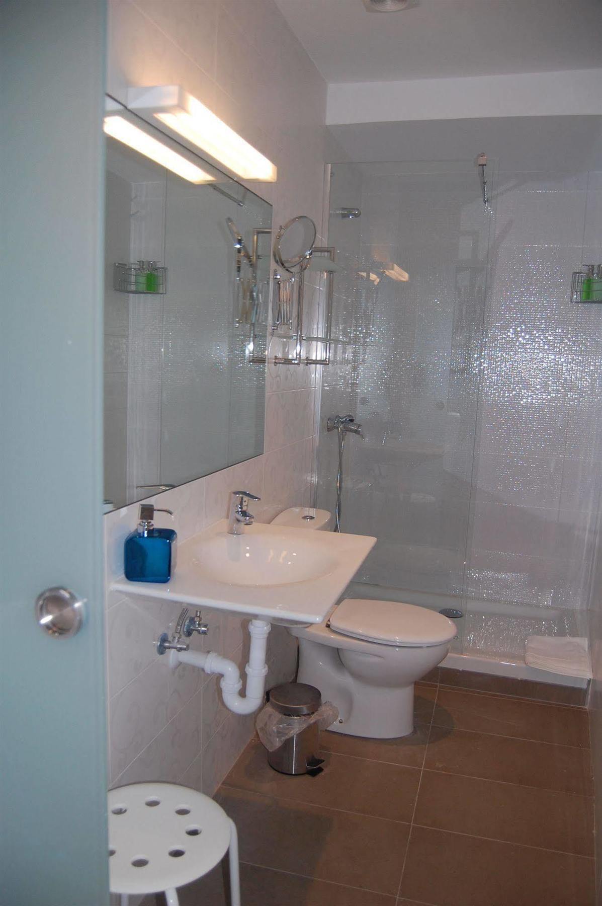 Pension Aliciazzz Bed And Breakfast Bilbao Bagian luar foto