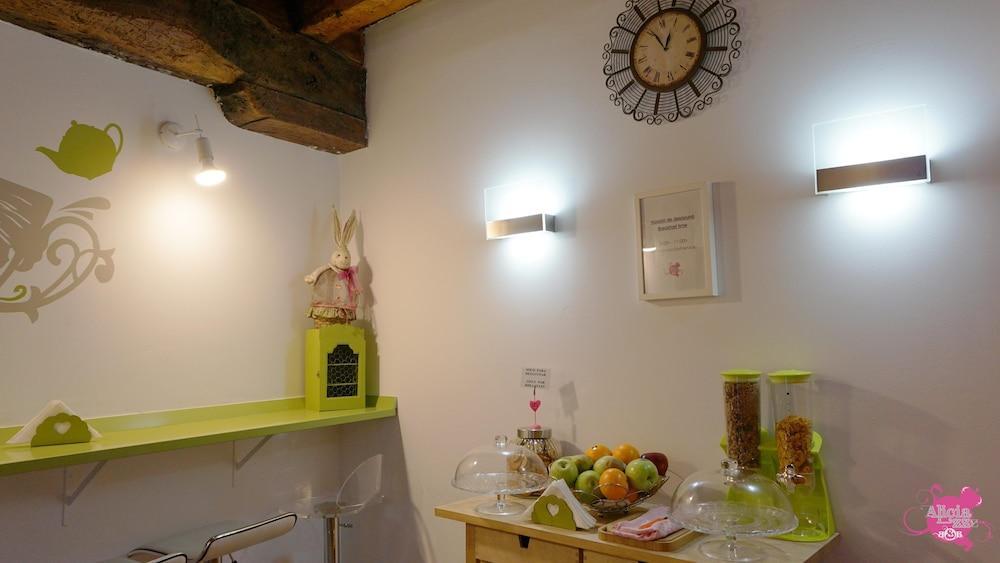 Pension Aliciazzz Bed And Breakfast Bilbao Bagian luar foto