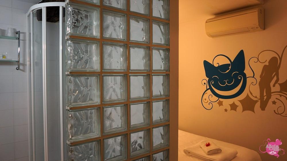 Pension Aliciazzz Bed And Breakfast Bilbao Bagian luar foto
