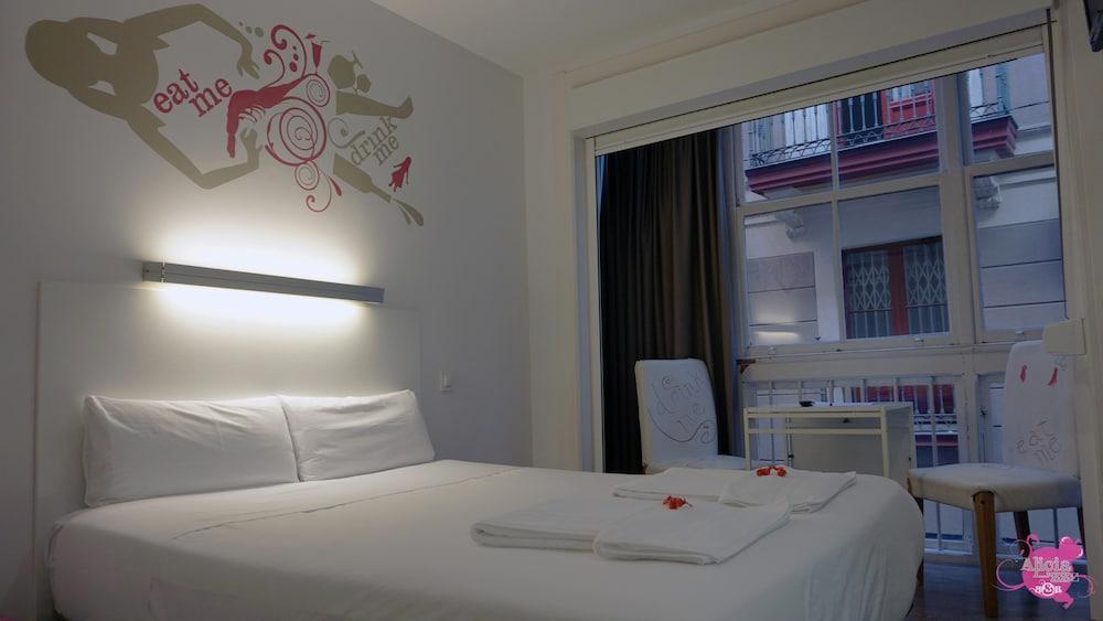 Pension Aliciazzz Bed And Breakfast Bilbao Bagian luar foto